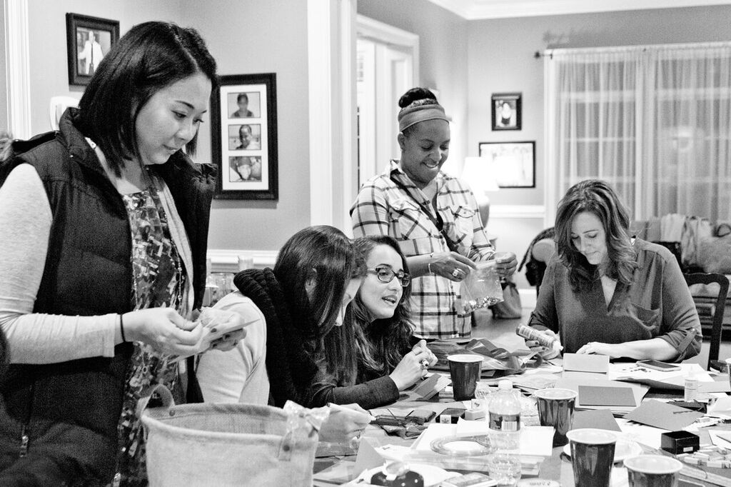 Bethesda, Maryland made holiday cards for the elderly. Photos by Dana Rose Lee Photography